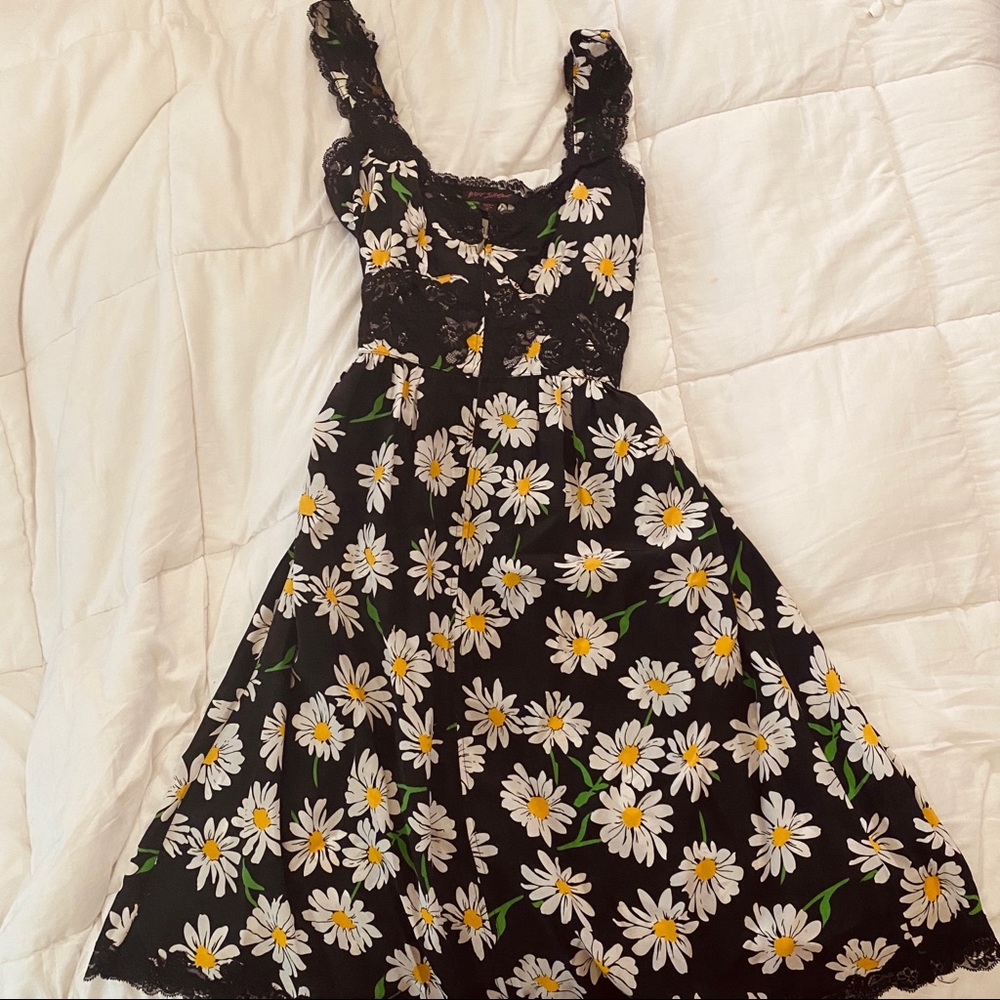 🔮SOLD🔮🌼💛☀️ Betsey Johnson Sunflower 100 % SILK